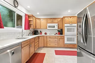 17 Longmeadow St, Longmeadow, MA 01106 - Photo 12