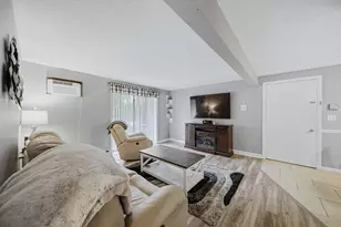 129 Quaker Hwy, Uxbridge, MA 01569 - Photo 4