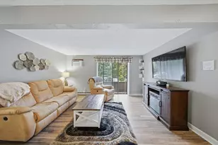 129 Quaker Hwy, Uxbridge, MA 01569 - Photo 2