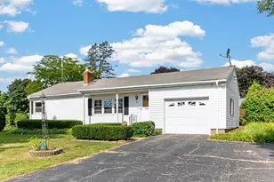 17 Chapel St, Gardner, MA 01440 - Photo 2