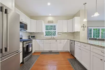 90 Greene St, Hopedale, MA 01747 - Photo 8