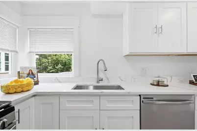 21 Chestnut St, Woburn, MA 01801 - Photo 16