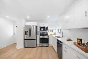 21 Chestnut St, Woburn, MA 01801 - Photo 14