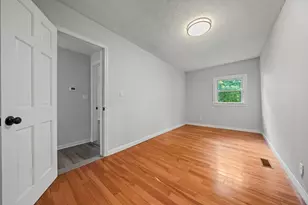 28 Warren St, Peabody, MA 01960 - Photo 12