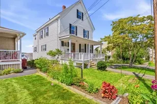 52 Elliott St, Melrose, MA 02176 - Photo 2