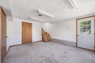 52 Elliott St, Melrose, MA 02176 - Photo 24