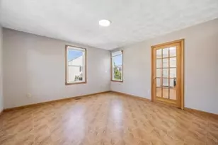 52 Elliott St, Melrose, MA 02176 - Photo 18