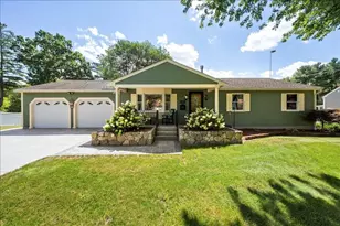 131 Pine Grove Ave, Bellingham, MA 02019 - Photo 1