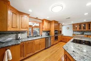 131 Pine Grove Ave, Bellingham, MA 02019 - Photo 4