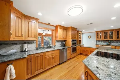 131 Pine Grove Ave, Bellingham, MA 02019 - Photo 4
