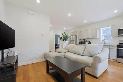 31 Saint Casimir Ave, Brockton, MA 02302 - Photo 4