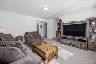 6 Warsaw Ave, Dudley, MA 01571 - Photo 10