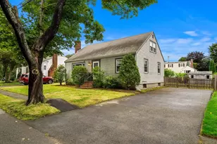 18 Iverson Rd, Beverly, MA 01915 - Photo 2