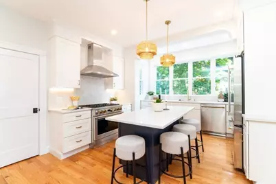 22 Bellevue St #1, Boston, MA 02132 - Photo 8