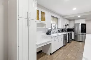 27 Lyman Rd, Framingham, MA 01701 - Photo 10