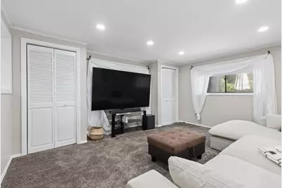27 Lyman Rd, Framingham, MA 01701 - Photo 12