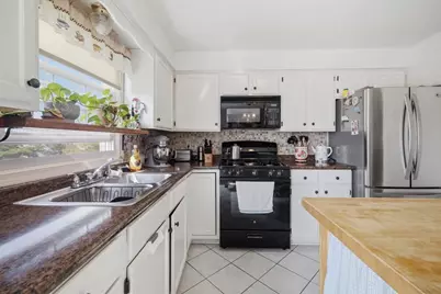 680 N Underwood St, Fall River, MA 02720 - Photo 16