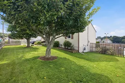 680 N Underwood St, Fall River, MA 02720 - Photo 4