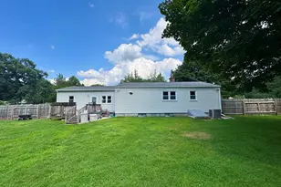 18 Cedar Oak Ln, Hampden, MA 01036 - Photo 2