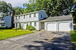50 Crystal Brk Dr, Springfield, MA 01118 - Photo 2