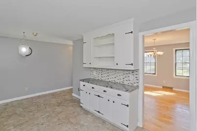 50 Crystal Brook Dr, Springfield, MA 01118 - Photo 8