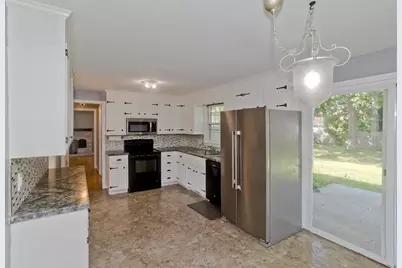 50 Crystal Brook Dr, Springfield, MA 01118 - Photo 4