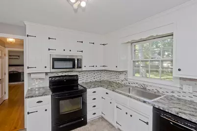 50 Crystal Brook Dr, Springfield, MA 01118 - Photo 6
