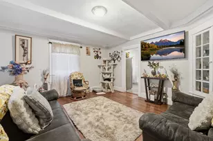 25 Eton St, Springfield, MA 01108 - Photo 8