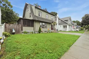25 Eton St, Springfield, MA 01108 - Photo 2