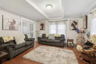 25 Eton St, Springfield, MA 01108 - Photo 6