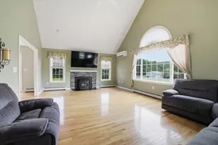 10 Roberts Rd, Dudley, MA 01571 - Photo 14