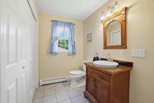 10 Roberts Rd, Dudley, MA 01571 - Photo 20