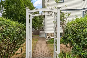 91 Cedar St, Wakefield, MA 01880 - Photo 4