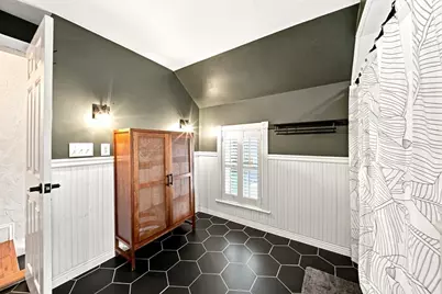 8 Charles St, Stoneham, MA 02180 - Photo 22