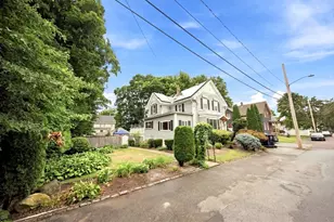 8 Charles St, Stoneham, MA 02180 - Photo 4