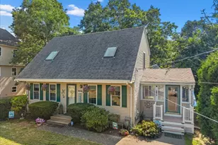 108 Wareham Lake Shore Dr, Wareham, MA 02538 - Photo 2