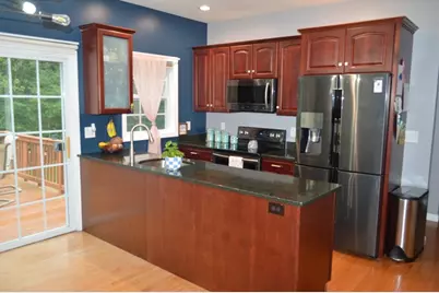 25 Oakes Cir #25, Millbury, MA 01527 - Photo 2