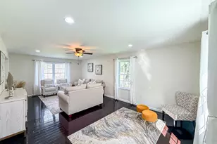 52 Phelps St, Marlborough, MA 01752 - Photo 8