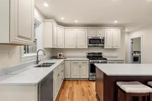 14 Village Rd, Pepperell, MA 01463 - Photo 4
