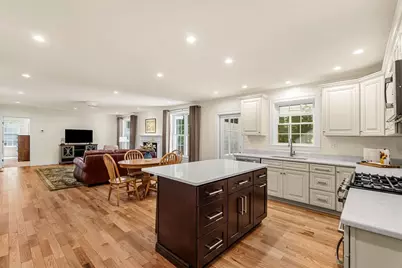 14 Village Rd, Pepperell, MA 01463 - Photo 6
