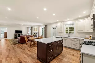 14 Village Rd, Pepperell, MA 01463 - Photo 6