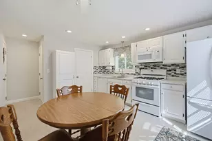 14 Carol Dr, Franklin, MA 02038 - Photo 8