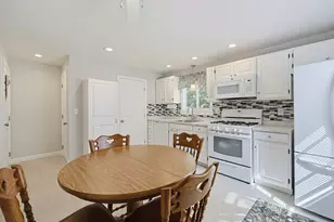 14 Carol Dr, Franklin, MA 02038 - Photo 8