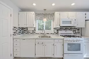 14 Carol Dr, Franklin, MA 02038 - Photo 6