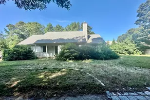 137 Wianno Cir, Barnstable, MA 02655 - Photo 2