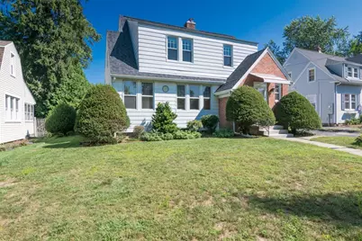 32 Elmwood Ave, Longmeadow, MA 01106 - Photo 4