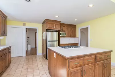 32 Elmwood Ave, Longmeadow, MA 01106 - Photo 12