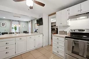 43 Corona St, Springfield, MA 01104 - Photo 14