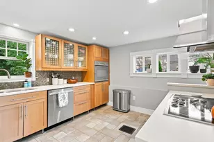 16 Wenham St, Danvers, MA 01923 - Photo 10