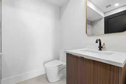 17 Holmes #4, Quincy, MA 02171 - Photo 8